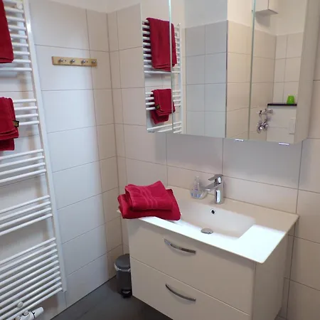 Residenz Meeresbrandung10 Mit Verglastem Balkon Mit Meerblick , Einbaukueche Mit Geschirrspueler ,2 X Tv,schwimmbad, Sauna , Reservierter Stellplatz , Wlan ! شقة كوكسهافن